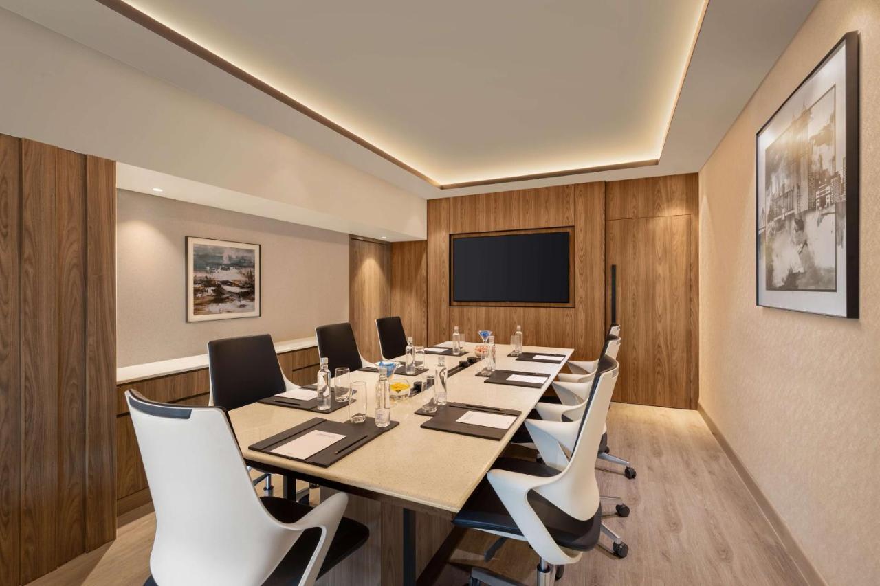 Radisson Mumbai Goregaon Luaran gambar