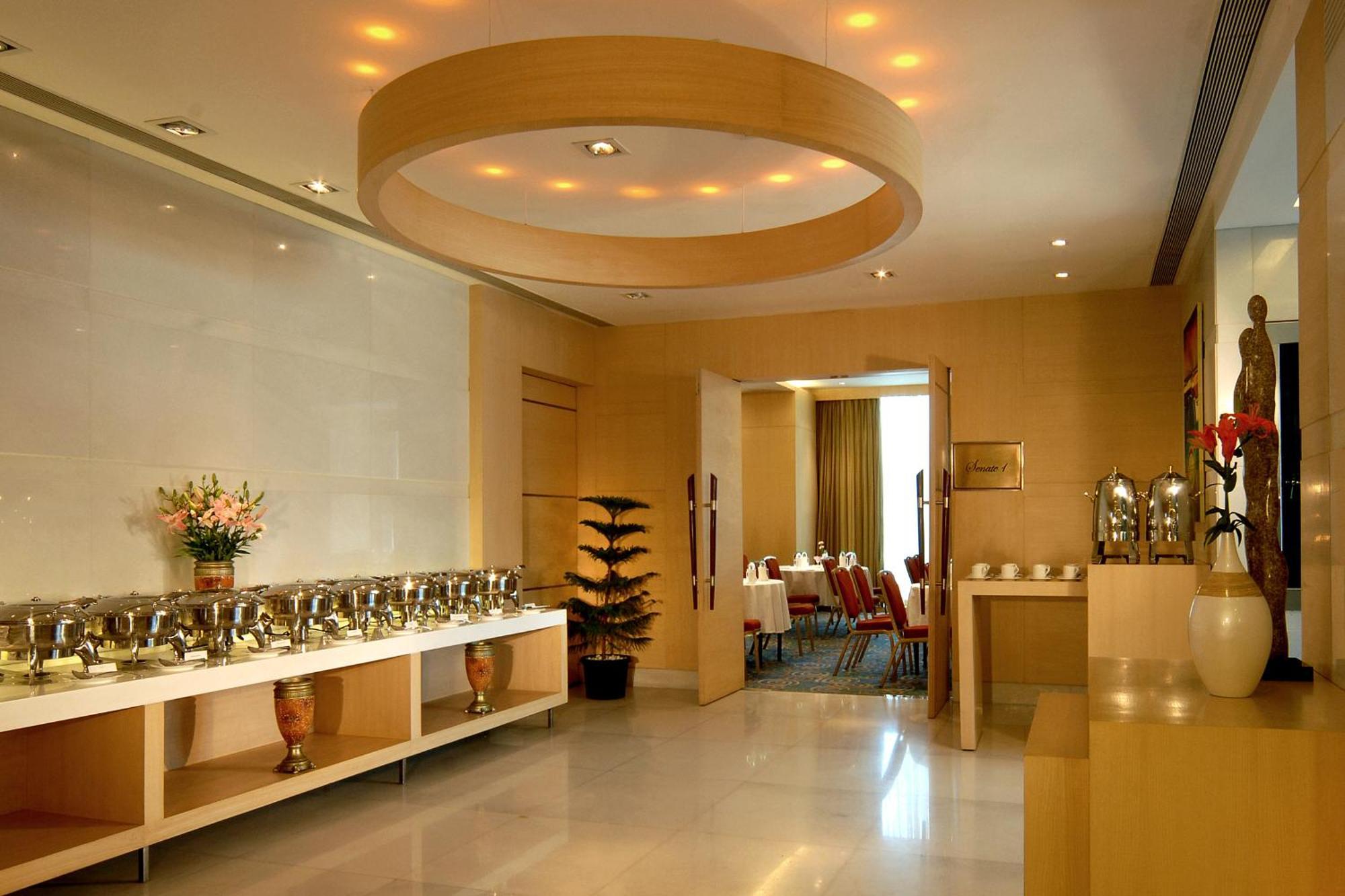 Radisson Mumbai Goregaon Luaran gambar