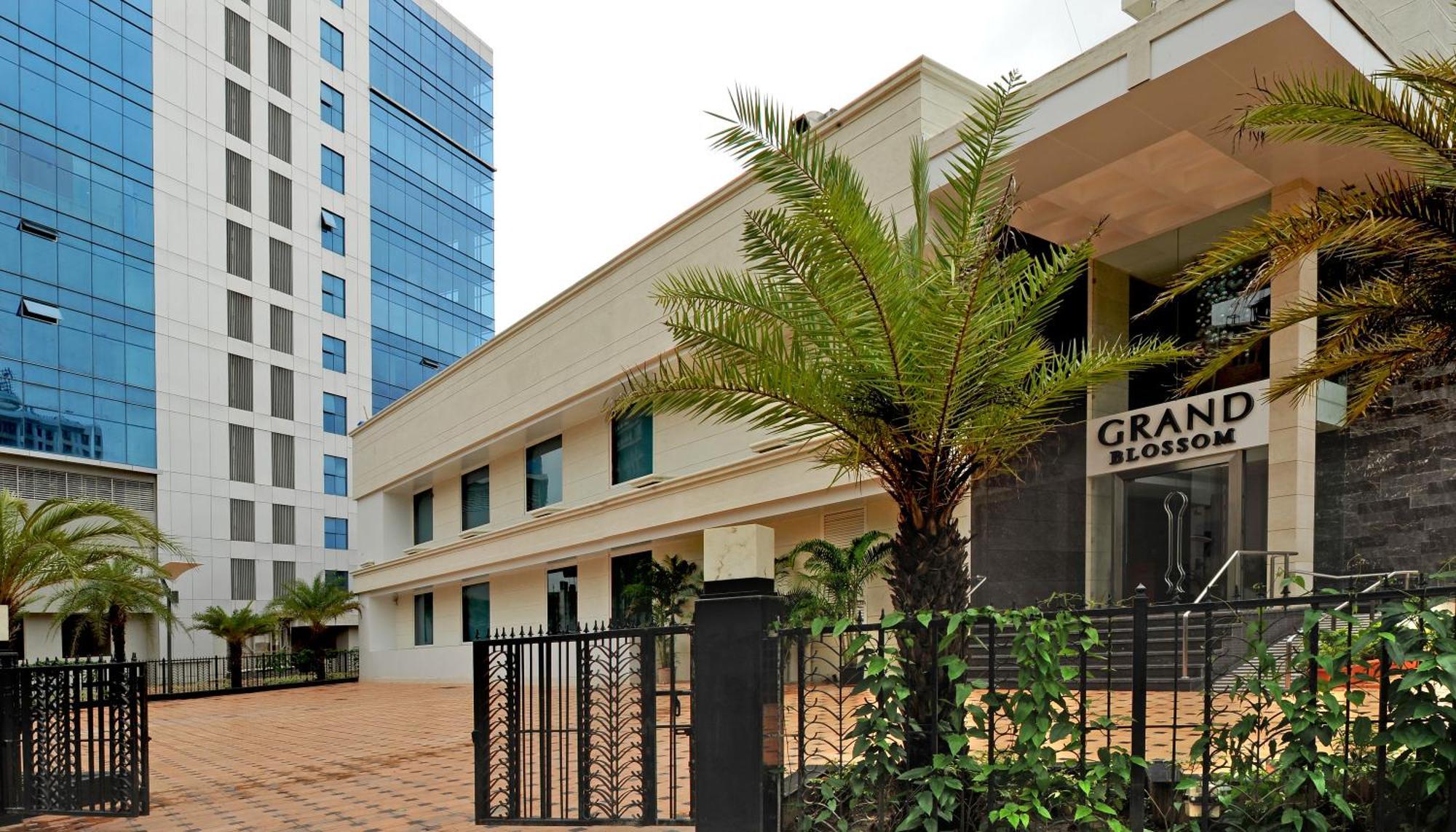 Radisson Mumbai Goregaon Luaran gambar