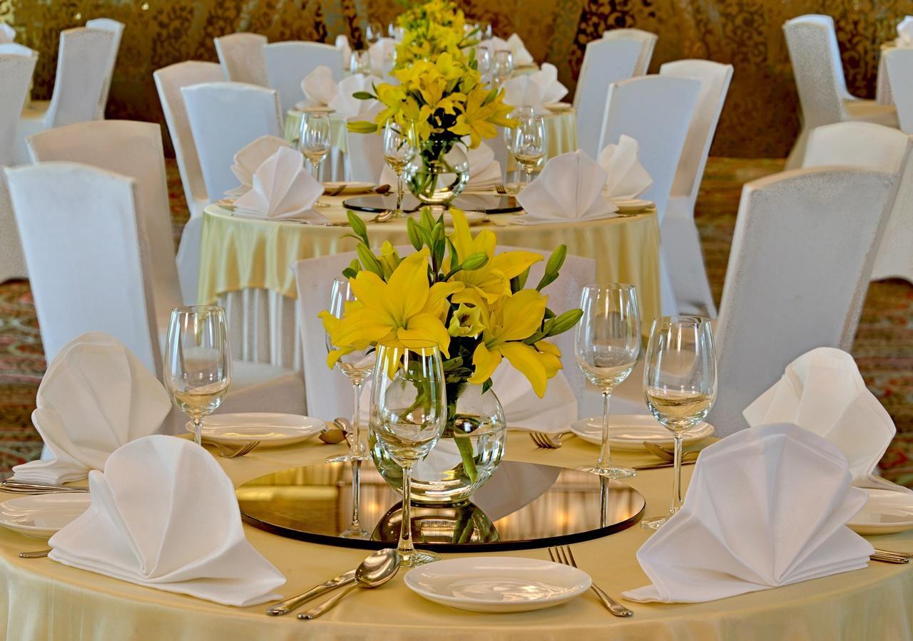 Radisson Mumbai Goregaon Luaran gambar